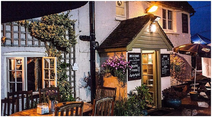 traditional-country-pub