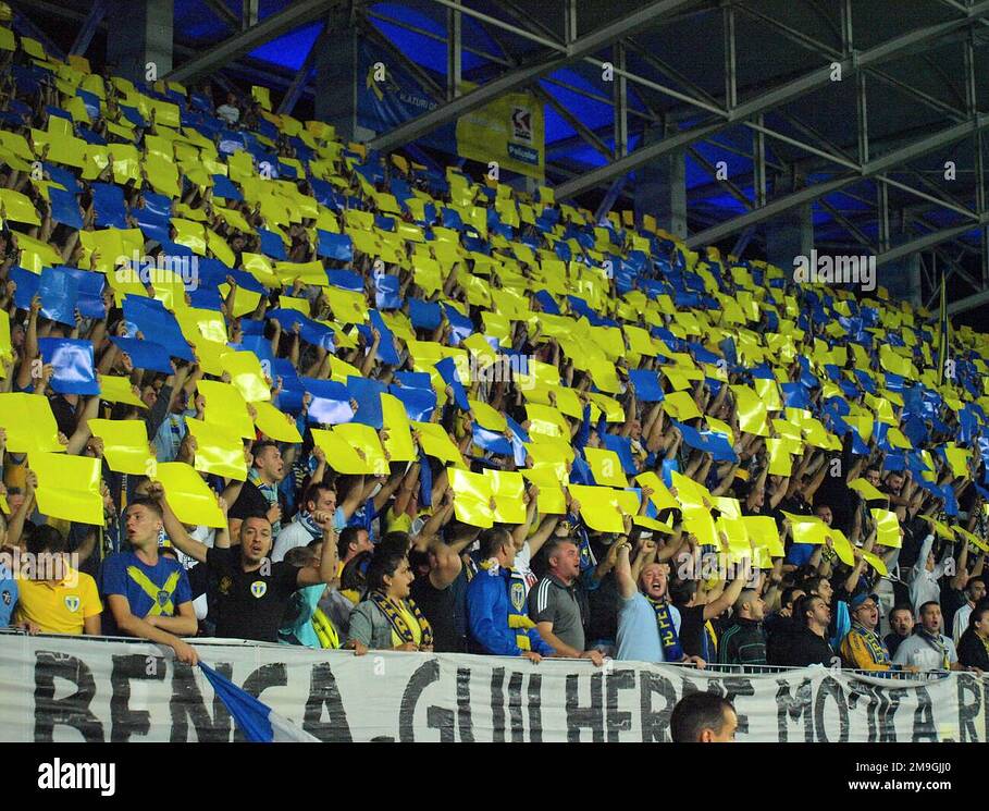 petrolul-ploiesti-football-supporters-in-the-stand-at-ilie-oana-stadium-during-game-2M9GJJ0