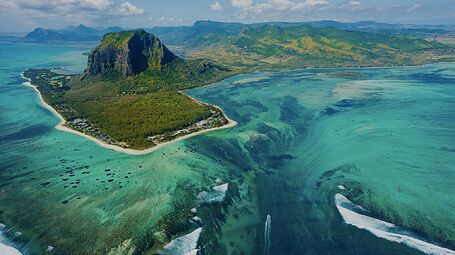 fond-île-de-la-Reunion-a-lîle-Maurice