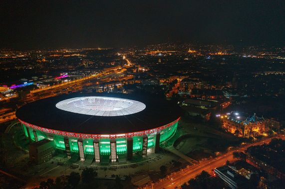 1200px-Puskás_Aréna_04