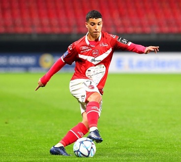 Aymen Boutoutaou - VAFC